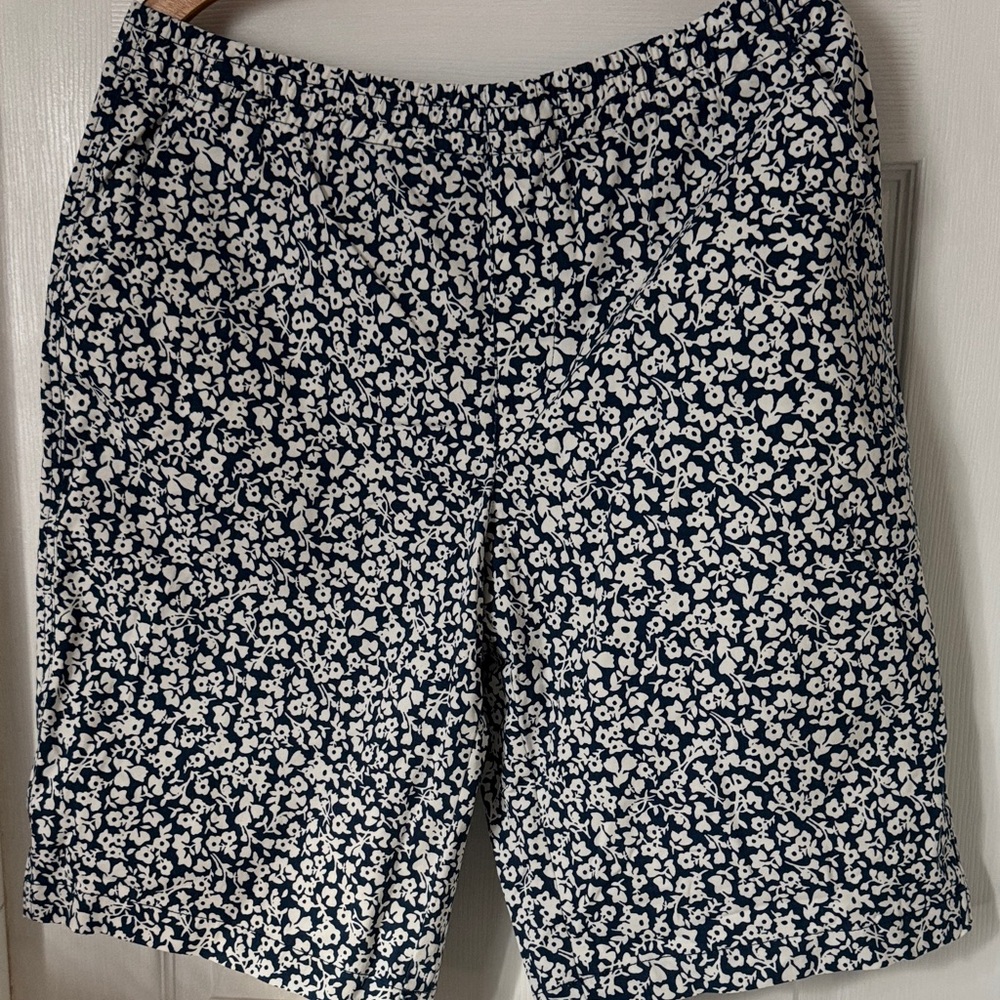 Lands' End Navy and White Floral Women's Bermudas